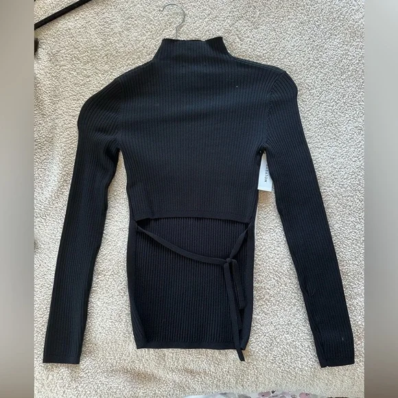 Aritzia Barton Sculpt Knit Top with Open Back - Picture 3 of 3